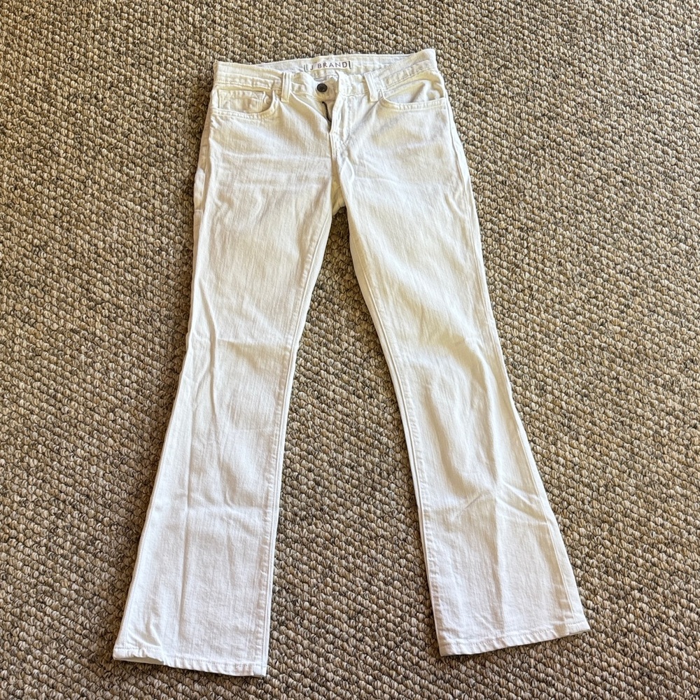 Women's J Brand White Jeans size 24 good condition inseam approx. 28 1/2”